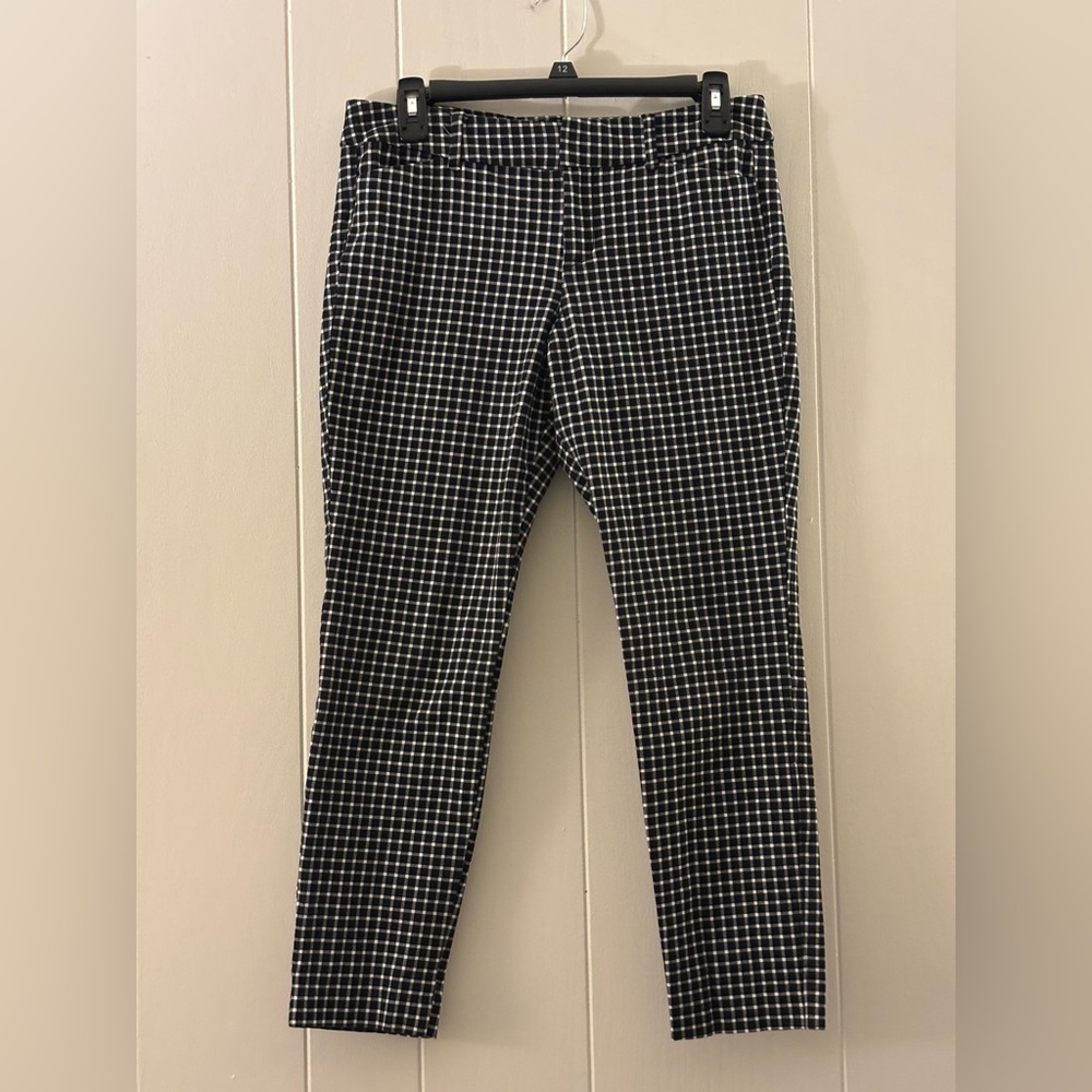 Black gingham pixie cut Old Navy pants (6)